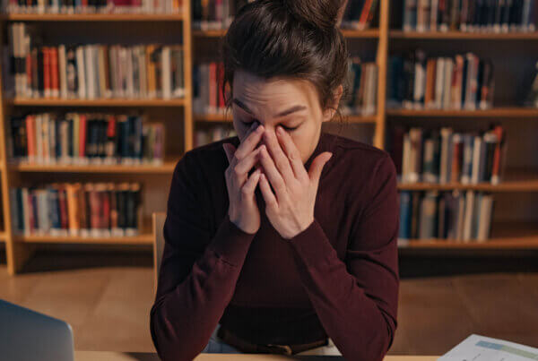 why do we rub our eyes when tired